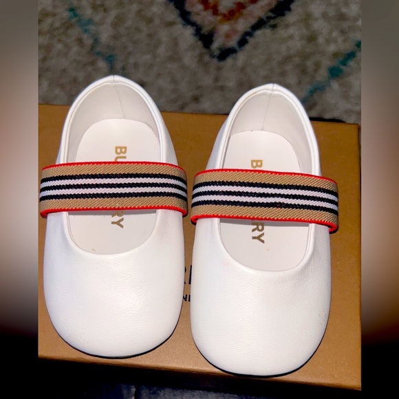 Burberry Other - Fairly worn size 12 months baby Burberry authentic sale receipt available